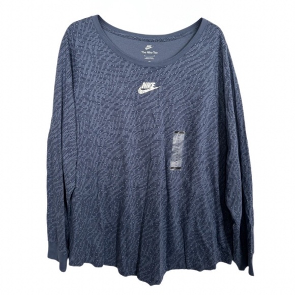 Nike Plus Size Sportswear Essentials Long-Sleeve Top NWT - Picture 3 of 7
